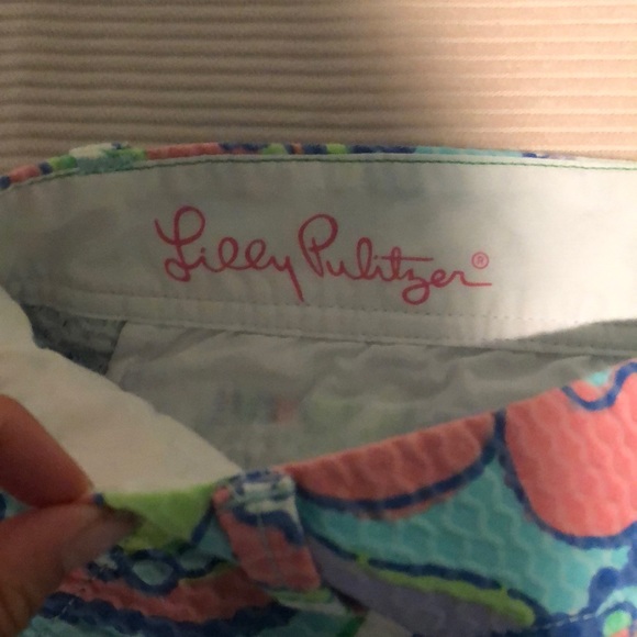 Lily Pulitzer patterned shorts! - Picture 3 of 4
